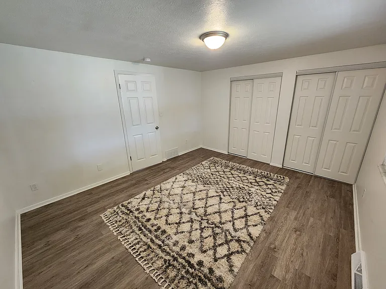 2472 Warren Pkwy — Photo 7