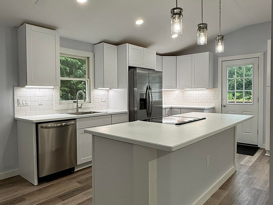 1st image of 13 Bucklands Ln