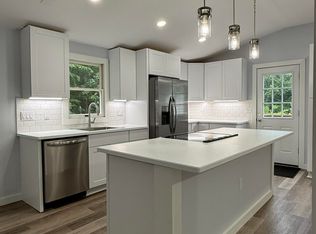 13 Bucklands Ln, Waymart, PA 18472