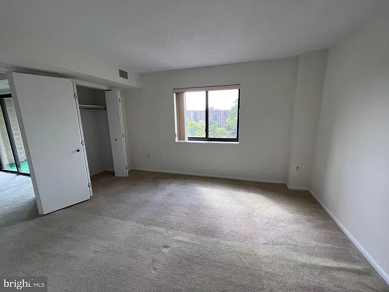 15100 Interlachen Dr #815 — Photo 14
