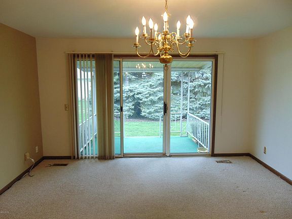 5th image of 5665 Leisure South Dr SE