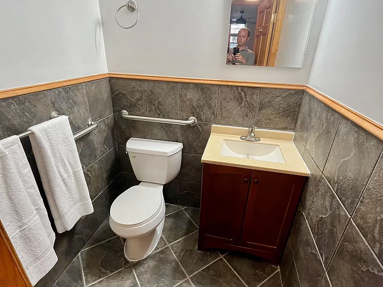 140 E 31st St #12 — Photo 8