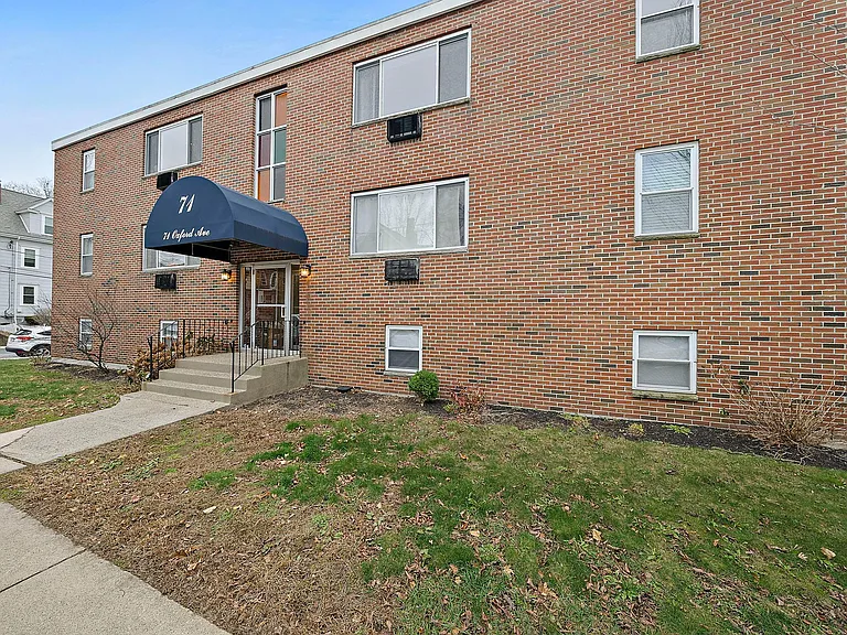71 Oxford Ave #3 — Photo 3