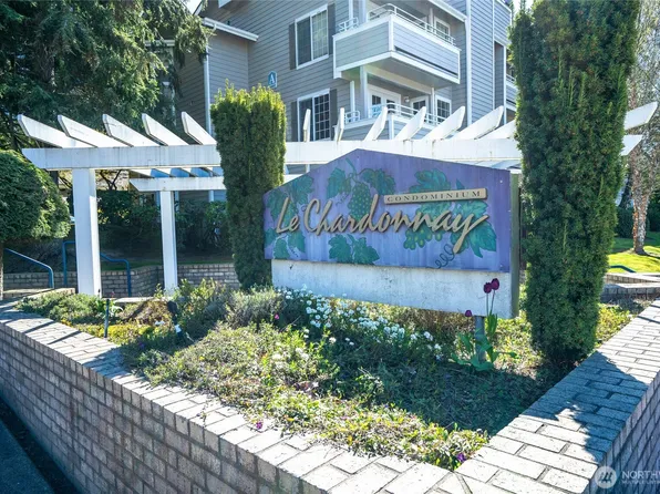 14007 NE 181st Street #F-104, Woodinville, WA 98072