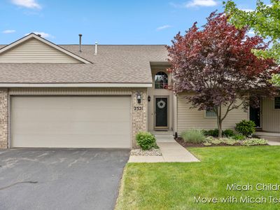 2321 S Highland View Cir SE, Grand Rapids, MI, 49506