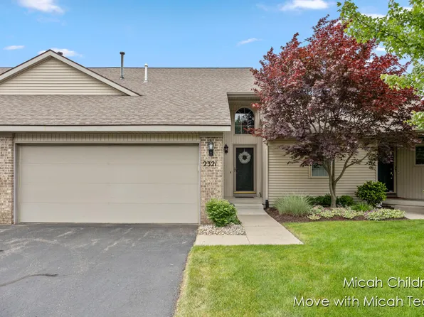 2321 S Highland View Cir SE, Grand Rapids, MI 49506