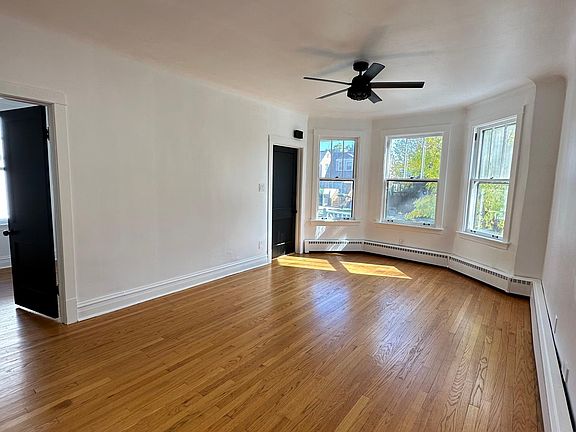 3rd image of 4904 N Austin Ave #1