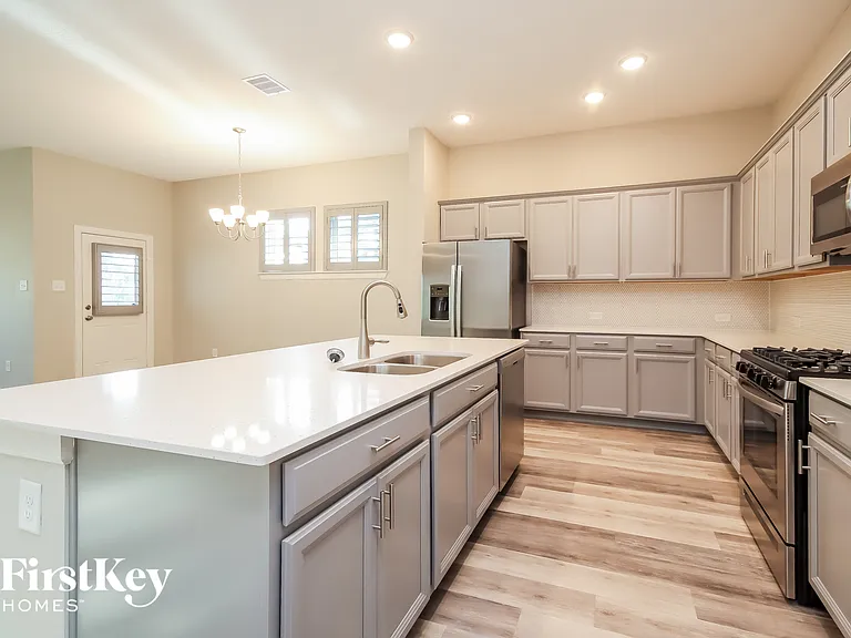 142 Scarlet Maple Ct — Photo 5