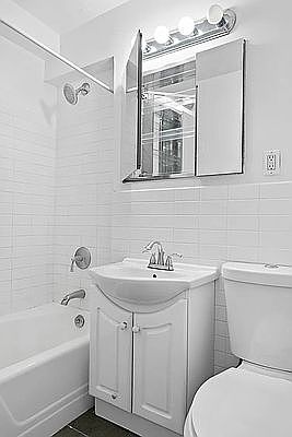 3rd image of 150 E 37th St APT 2D
