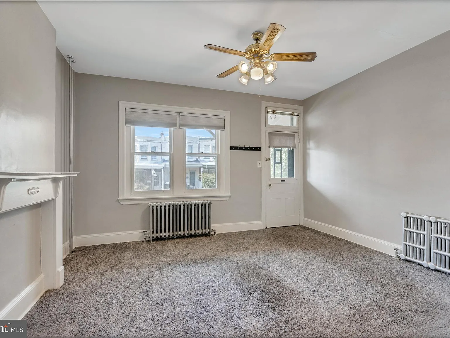 3 bed, 1.0 bath, 1200 sqft, $2,000 — Photo 4