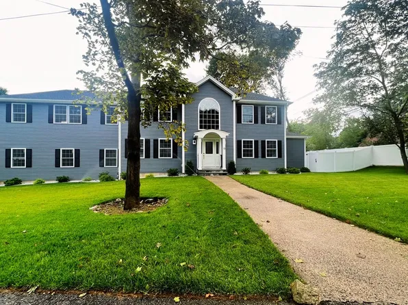 15 Curtis St, Westwood, MA 02090