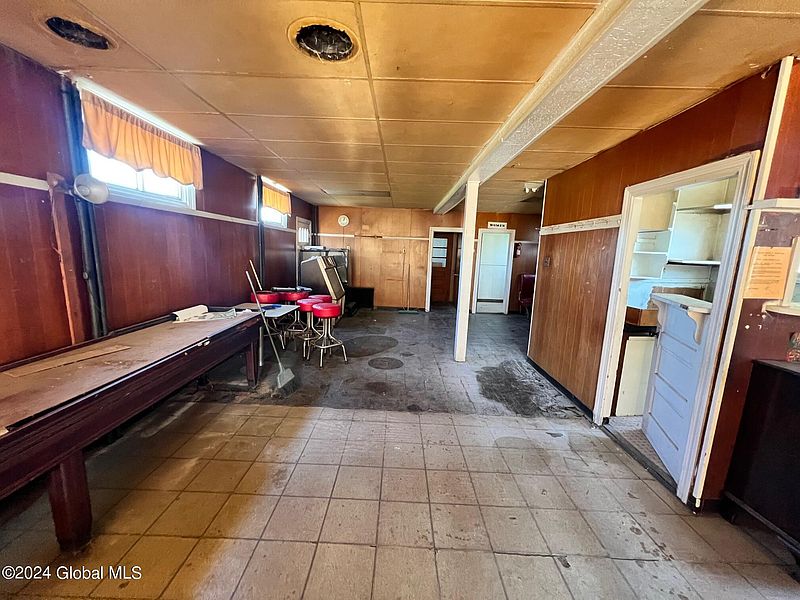 3rd image of 1801 Foster Avenue