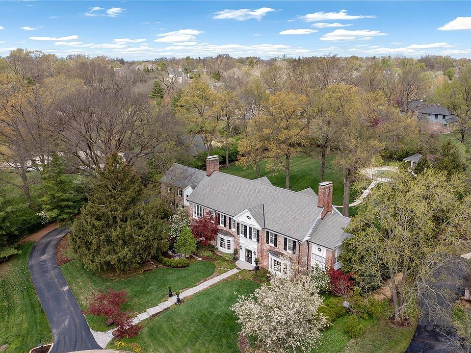 1st image of 115 Hunters Grove Dr