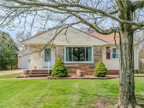 400 Harris Rd, Richmond Heights, OH 44143