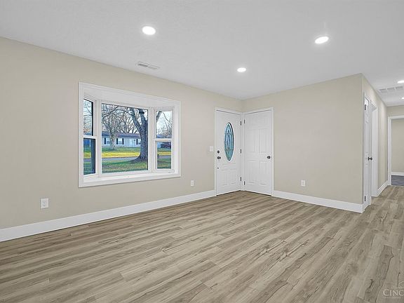 5th image of 1492 W Meadowbrook Dr