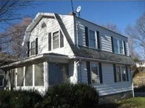 23 Linden St, Hudson, MA 01749
