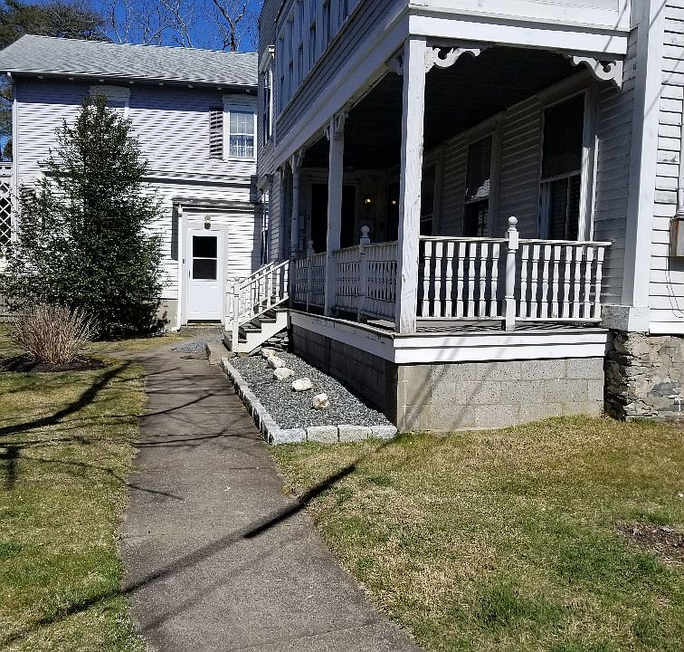 1st image of 8 Brinley St APT 3