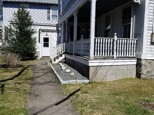 8 Brinley St APT 3, Newport, RI 02840