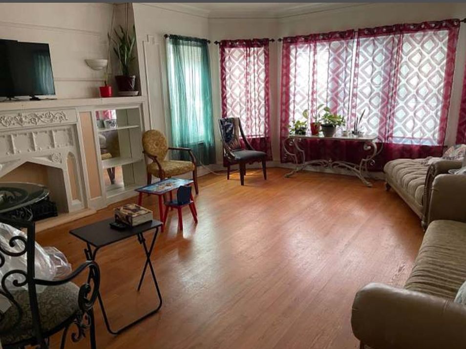 2nd image of 7947 S Vernon Ave