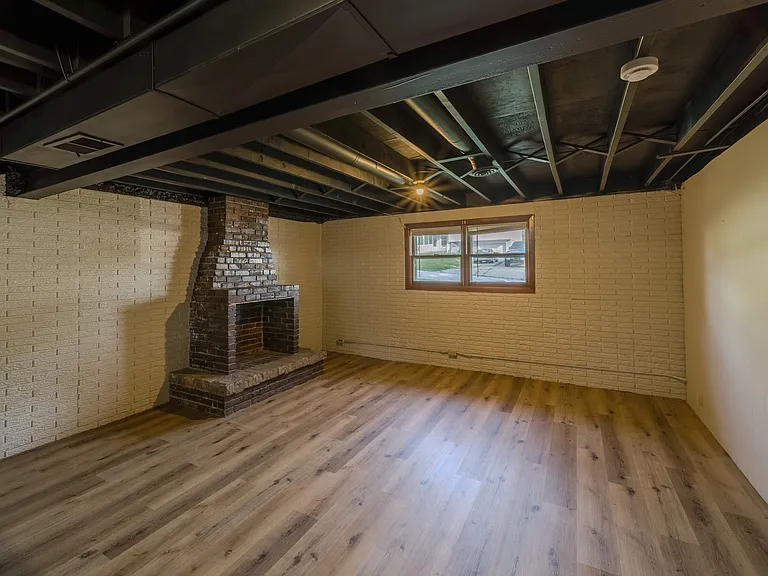 4363 Medina Dr — Photo 11