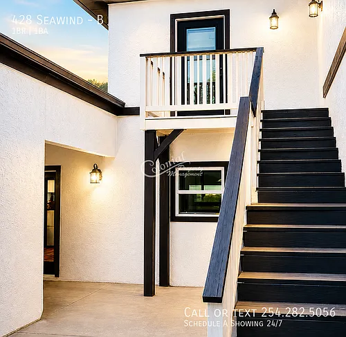 428 Seawind #B Photo 1