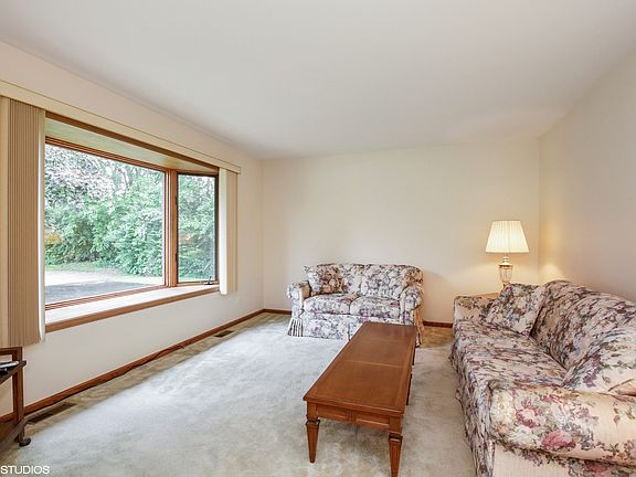 3rd image of 770 Dona Ct