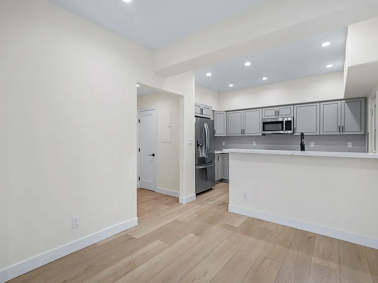 918 Hilldale Ave — Photo 4
