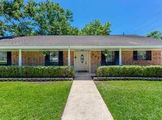 227 Oak Hollow St, Conroe, TX 77301
