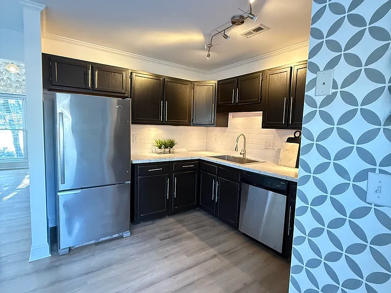 519 Coronation Dr #519 — Photo 1