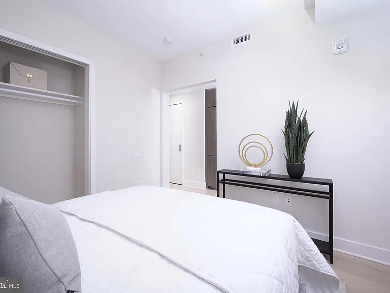1211 Van St SE #1010 — Photo 4