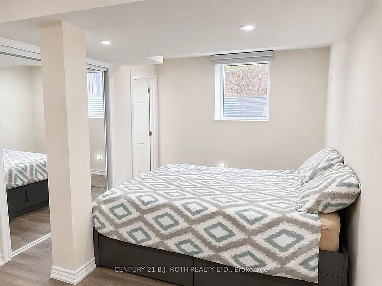 4 Pinecliff Cres #BASEMENT — Photo 12