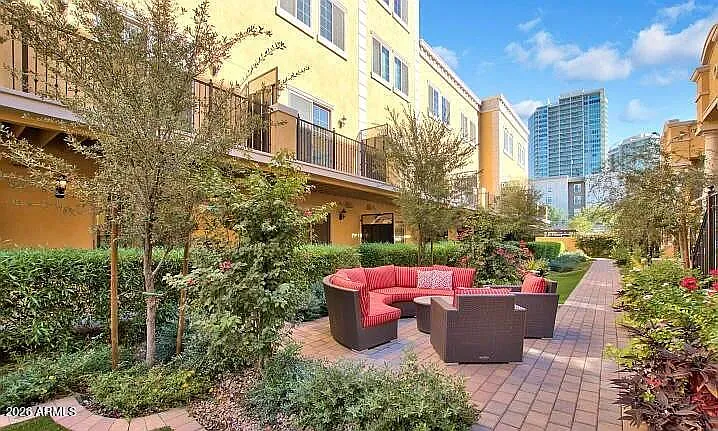 421 W 6th St #1008 — Photo 12