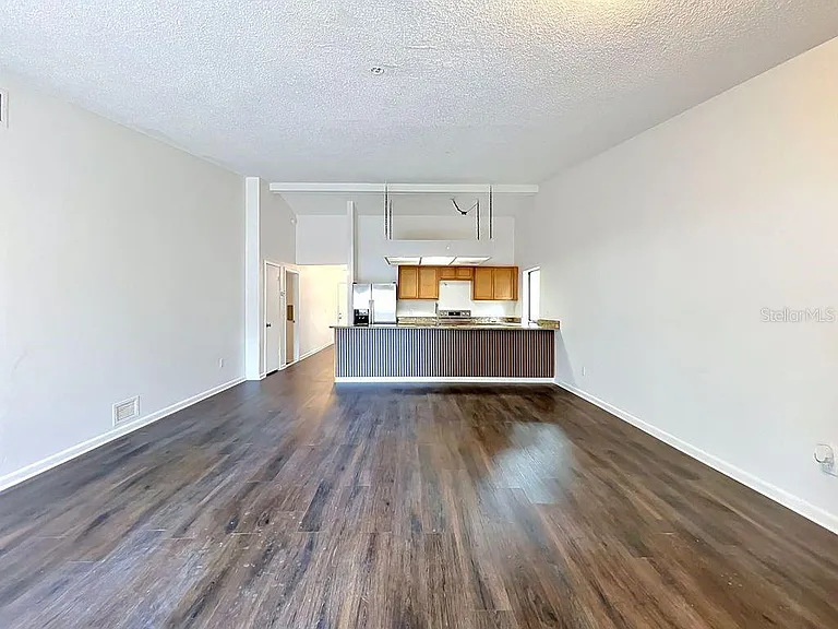 5214 2nd St — Photo 35