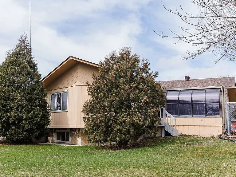 601 W Interstate Ave — Photo 44