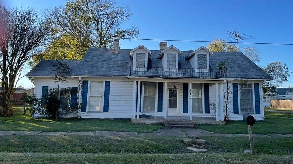 1st image of 1202 Tyler St