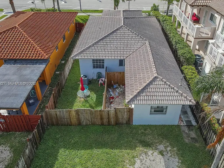 1635 Hollywood Blvd — Photo 26