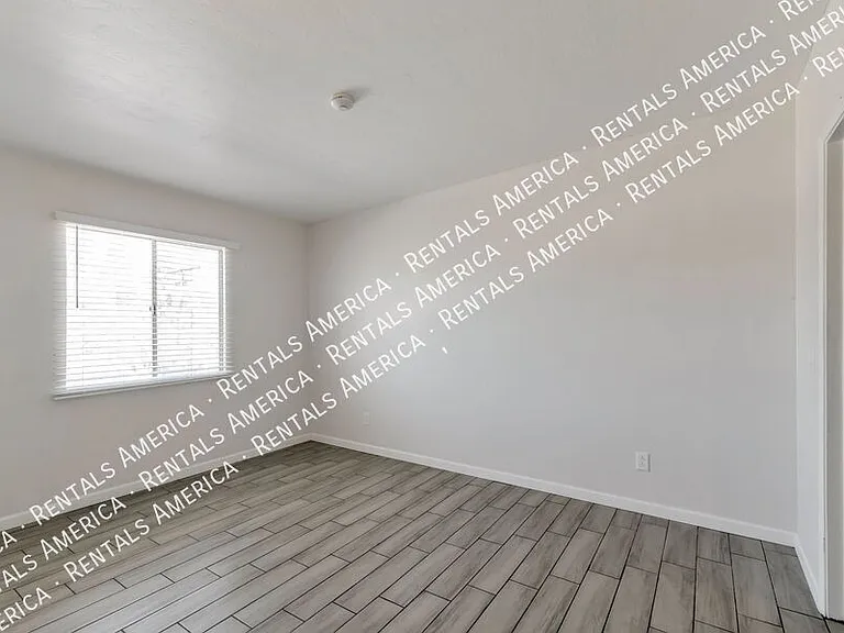 1810 E Blacklidge Dr #322 — Photo 9