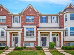 1637 Dogwood Ln, Hanover Park, IL 60133