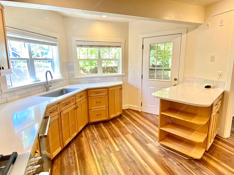 1443 NW 7th St — Photo 4