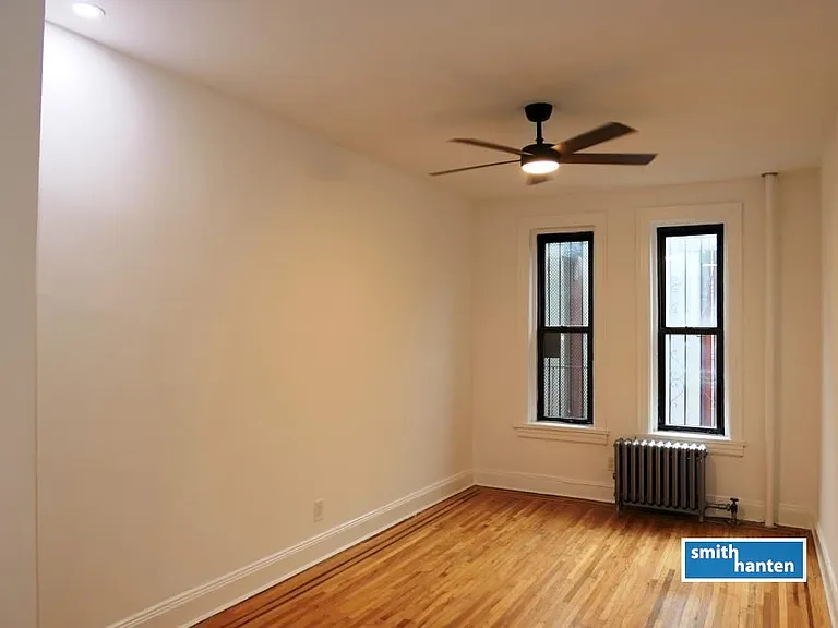 150 Smith St #3R — Photo 8