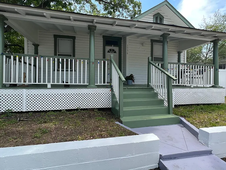1936 W La Salle St — Photo 1