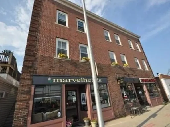 246 Humphrey St APT 2, Swampscott, MA 01907