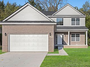 13794 Arlene Ln, Belleville, MI 48111