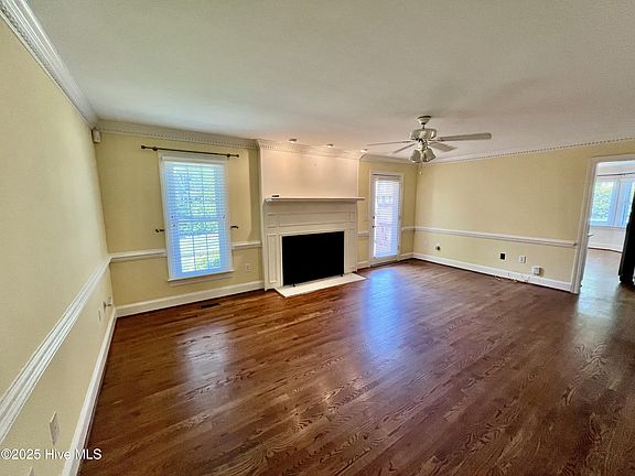 3rd image of 1515 Paramore Drive
