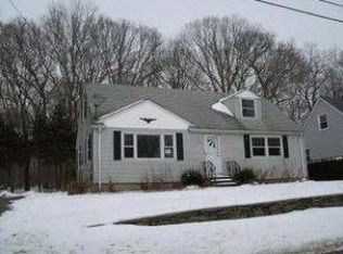 8 Arthur Ave, Warren, RI 02885