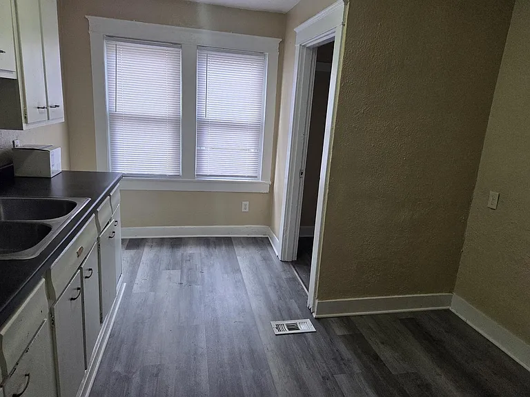 245 S Randolph St — Photo 3