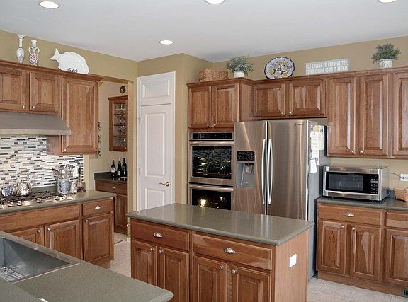 3rd image of 13025 Brookwood Dr
