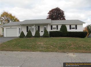 29 Scribner Cir, Lewiston, ME 04240