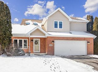 224 Crystal Ln, Steger, IL 60475