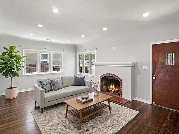 2nd image of 2682 E Villa St